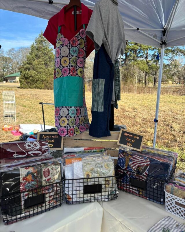 🎉 **Vendor Spotlight: Country Porch Crafts** 🎉

We’re excited to welcome back **Country Porch Crafts** to Frontier Day this year!

Her booth is always a fan favorite—packed with a little bit of everything and made with heart. Whether you're looking for something cute, cozy, or practical, she’s got you covered!

Here’s just a peek at what you’ll find:
👩‍🍳 Aprons
🎀 Headbands
🐾 Pet bandannas
🛍️ Plastic bag holders
🍿 Microwave popcorn bags

Be sure to stop by and say hello—we’re so glad to have her back!

Facebook: https://www.facebook.com/profile.php?id=100086447881895